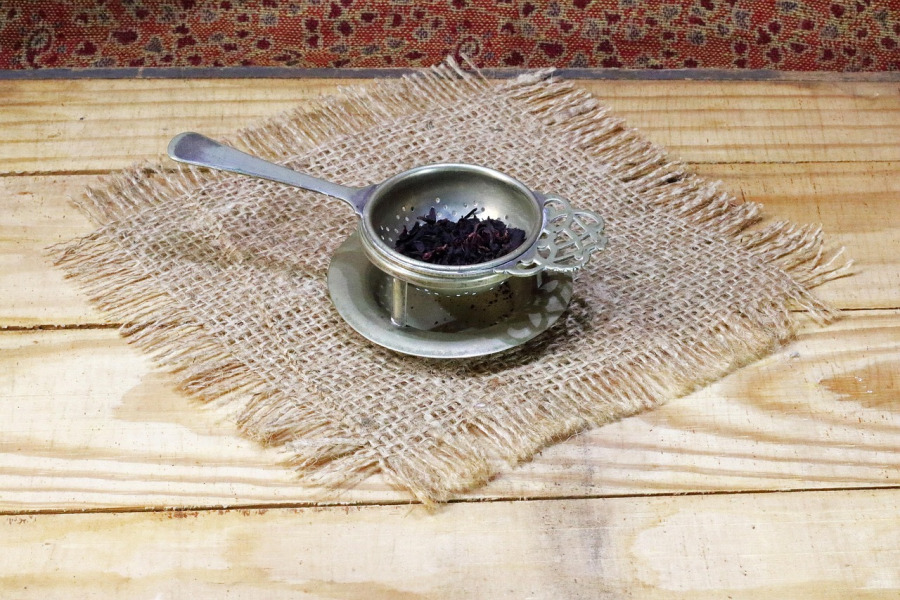 Ristha's Premium Loose Leaf Teas - handcrafted botanical tea blends